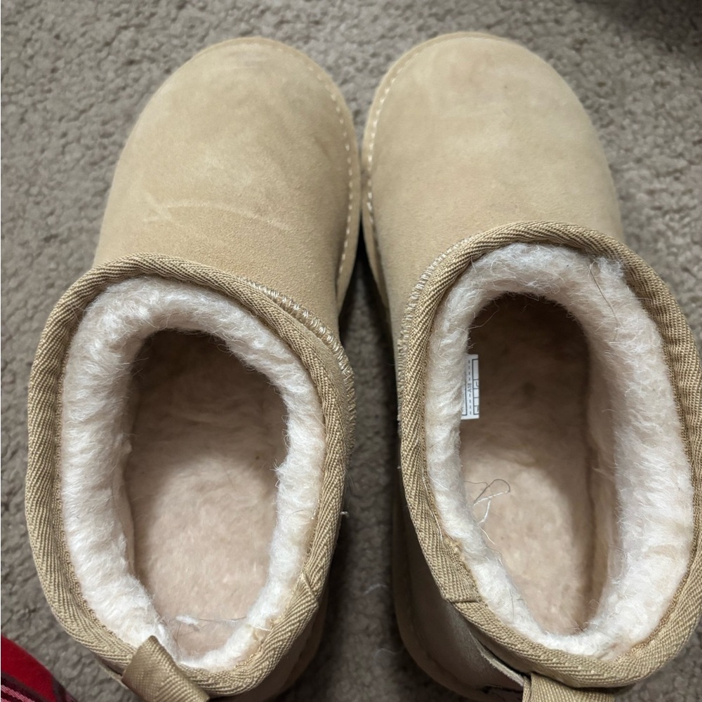 BearPaw Women's Tan Shearling-Lined Slippers